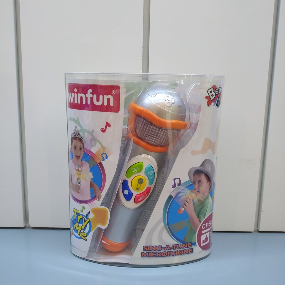 Micro bé tập làm ca sỹ có nhạc của Winfun 2052