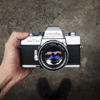 Máy ảnh film Minolta SRT 101