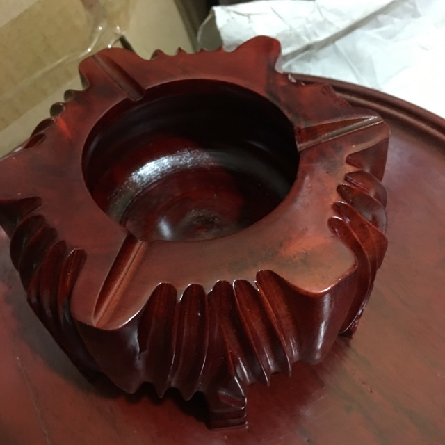 Gạt tàn thuốc gỗ