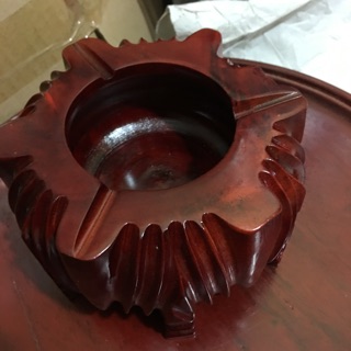 Gạt tàn thuốc gỗ
