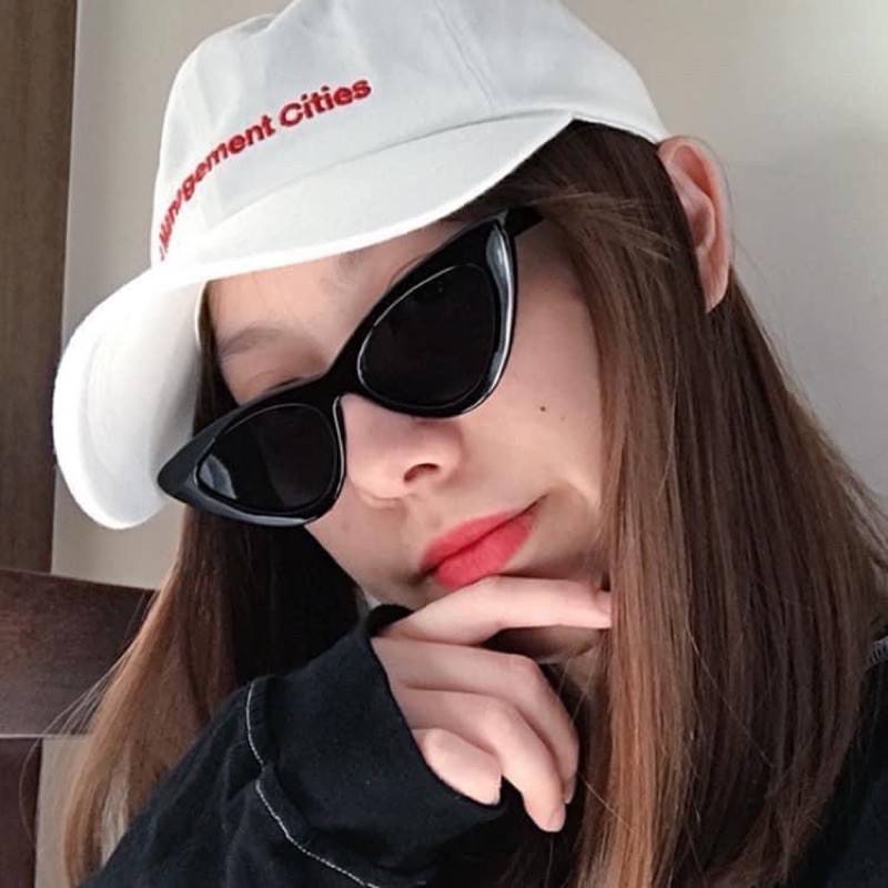 Kính đi biển gọng tam giác | BigBuy360 - bigbuy360.vn