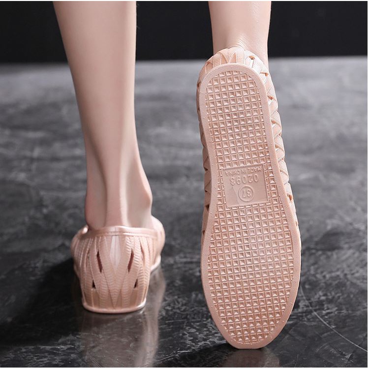 Dép nhựa dẻo WOMENSTORY sandal cao su non đi biển chống trơn đế bằng  sục nữ bánh mì đan dây mùa hè thoáng mát