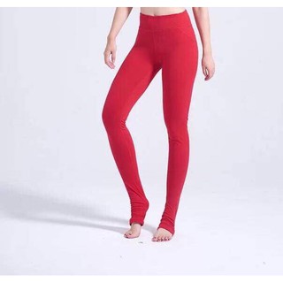 Quần tập Yoga đỏ tươi dẫm gót