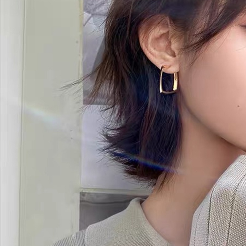 Khuyên tai thiết kế đơn giản tinh tế thời trang cho nữ