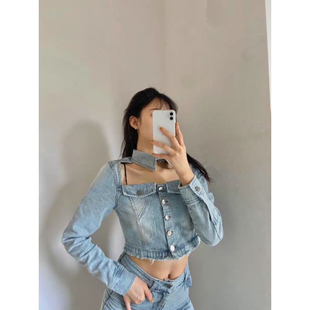 Set đồ jeans Lisa Thanh xuân có bạn 2 - Áo sơ mi cắt kiểu- Quần dài rách gối năng động