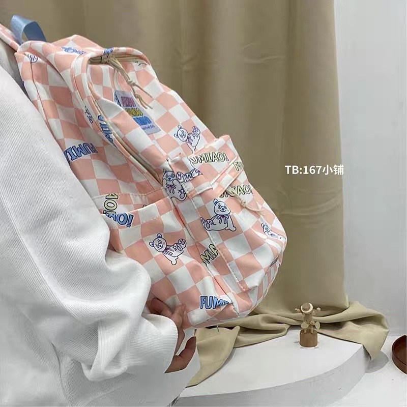 CÓ SẴN BALO HỌC SINH HOẠ TIẾT CARO + PHỤ KIỆN ĐÍNH KÈM