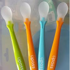Set 2 thìa ăn dặm đầu silicon mềm an toàn cho bé - Upass Đài Loan