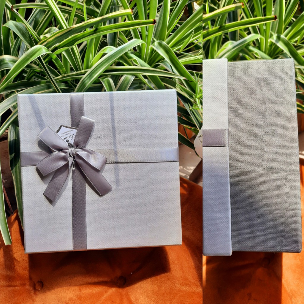 Hộp quà hình vuông loại 18cm siêu đẹp [ảnh thật] (SHOP VỀ THÊM MÀU MỚI Ạ) | BigBuy360 - bigbuy360.vn