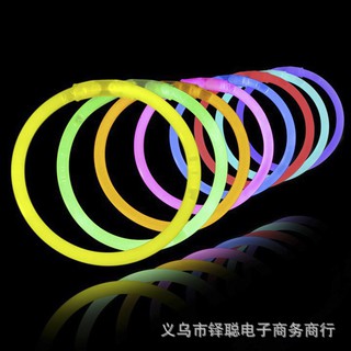 Vòng tay gậy dạ quang cổ vũ ca nhạc