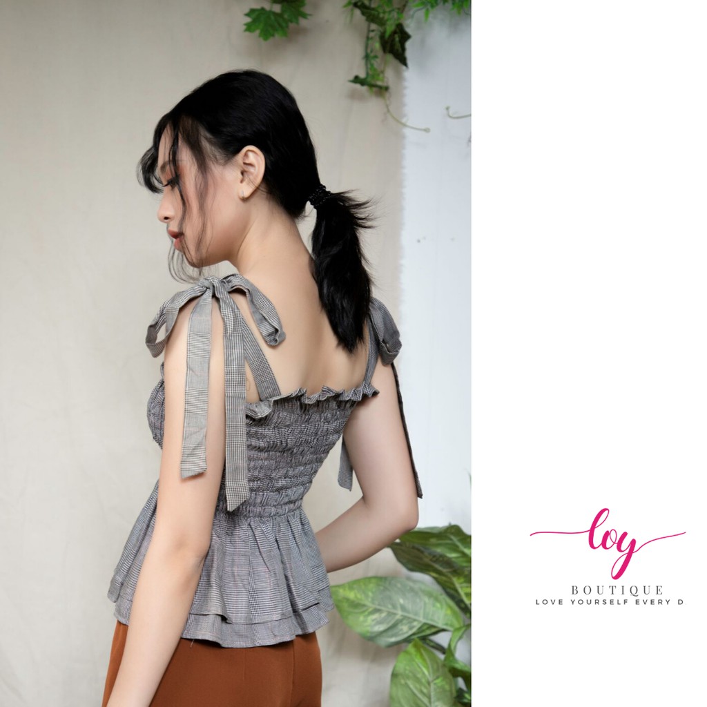 Áo CROP hai dây cột nơ vai nhún chỉ 🔆áo nữ cực xinh - hiện đại  - Hàng thiết kế có sẵn