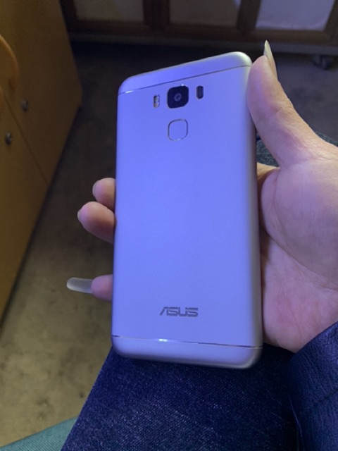 Điện thoại  Asus Zenfone 3 Max