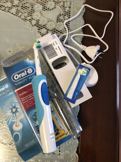 BÀN CHẢI ĐIỆN ORAL B Úc