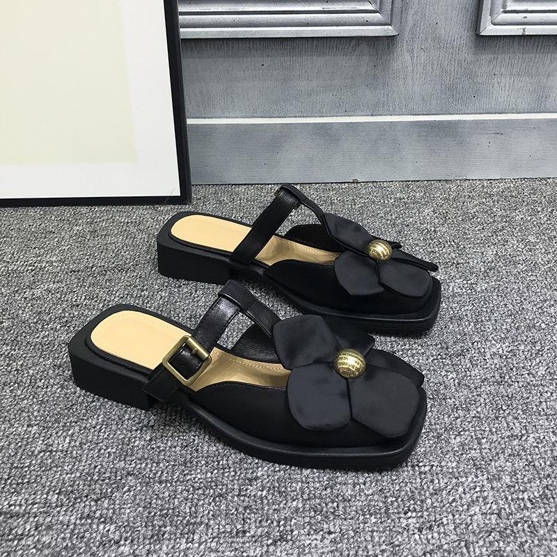 Giày Một Nửa Khóa Kim Loại Thiết Kế Hoa Kim Loại Nửa Đế Phong Cách Retro Châu Âu Cho Nữ Sinh Đại Học