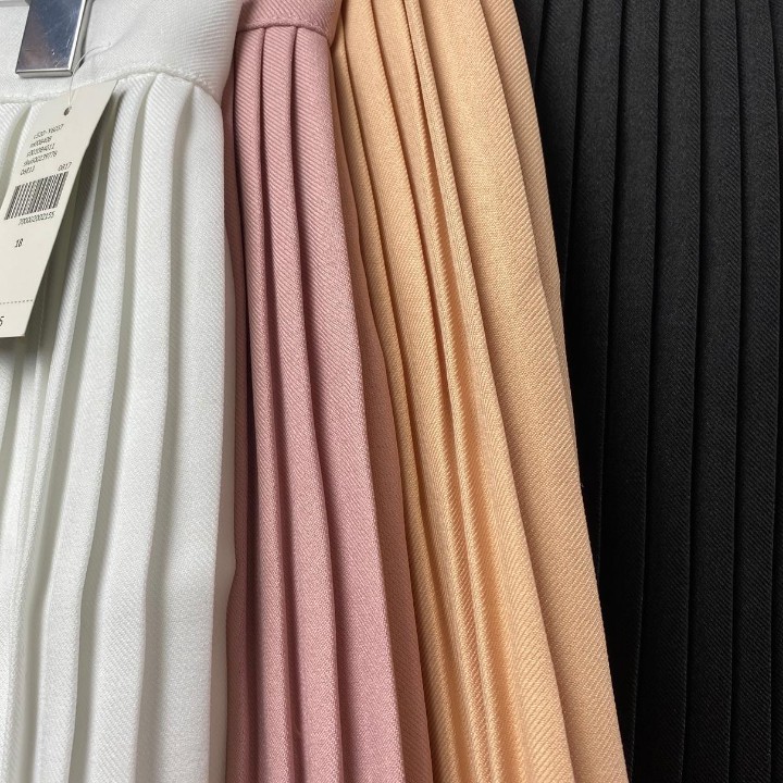 Chân Váy Xếp Ly Dáng Ngắn Công Sở Vải Tuyết Mưa Siêu Cute Thời Trang | BigBuy360 - bigbuy360.vn