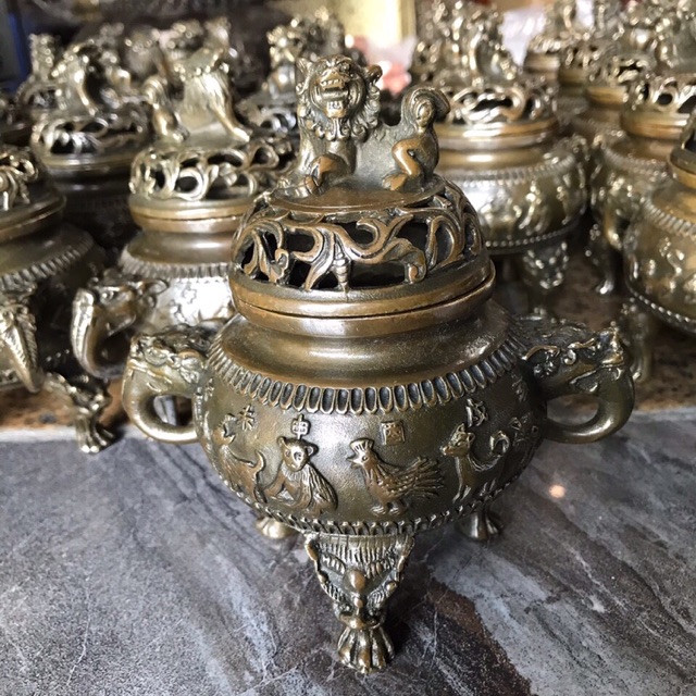 Lư Xông Trầm đốt trầm Nghê cao bằng đồng màu cổ đồng hun