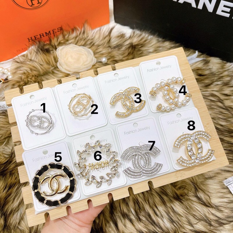 Tag cài áo vest, tag cài áo chanel ( mẫu năm 2021 )