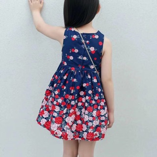 Đầm họa tiết hoa hồng