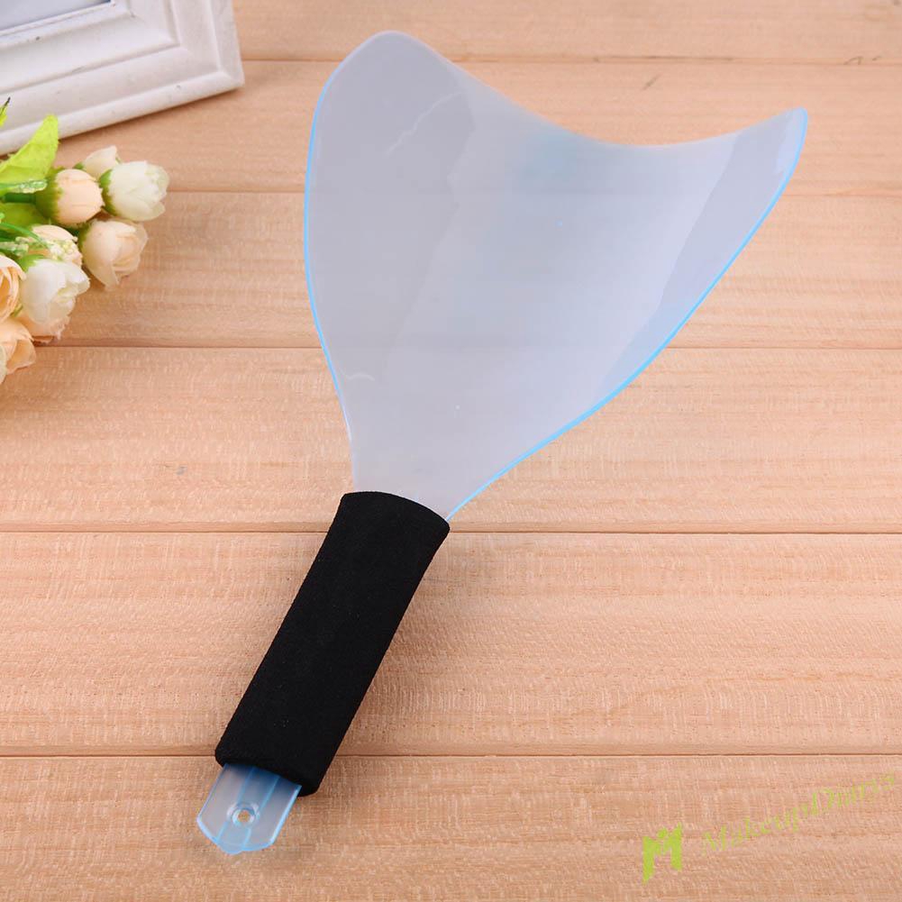 Mặt nạ hỗ trợ bảo vệ mặt khi cắt tóc tiện lợi