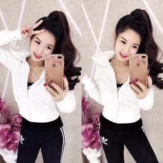 Áo khoác ôm eo lửng trơn 