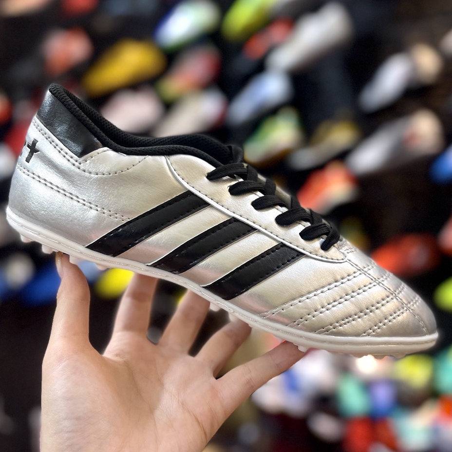 Giày đá bóng nam Geet 3 Sọc Bạc Đen rẻ đẹp, giày đá banh thể thao cỏ nhân tạo thời trang - 2EVSHOP