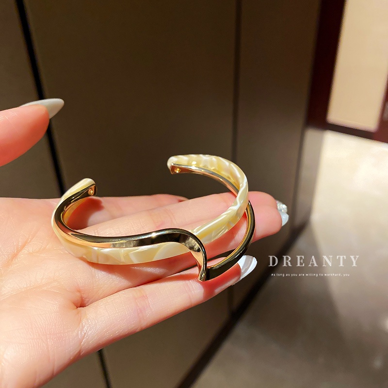 Vòng Tay Hở Mạ Vàng Họa Tiết Vỏ Sò Hình Học Phong Cách Âu Mỹ Thời Trang Cao Cấp