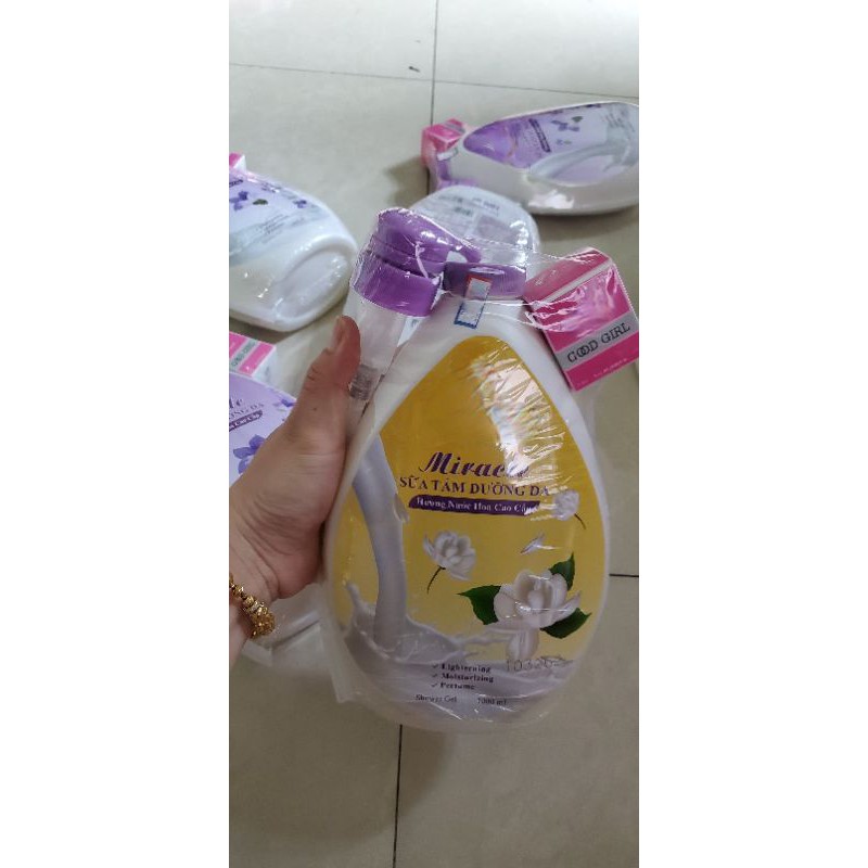 Sữa tắm nước hoa 1000ml tặng kèm nước hoa 5ml | BigBuy360 - bigbuy360.vn