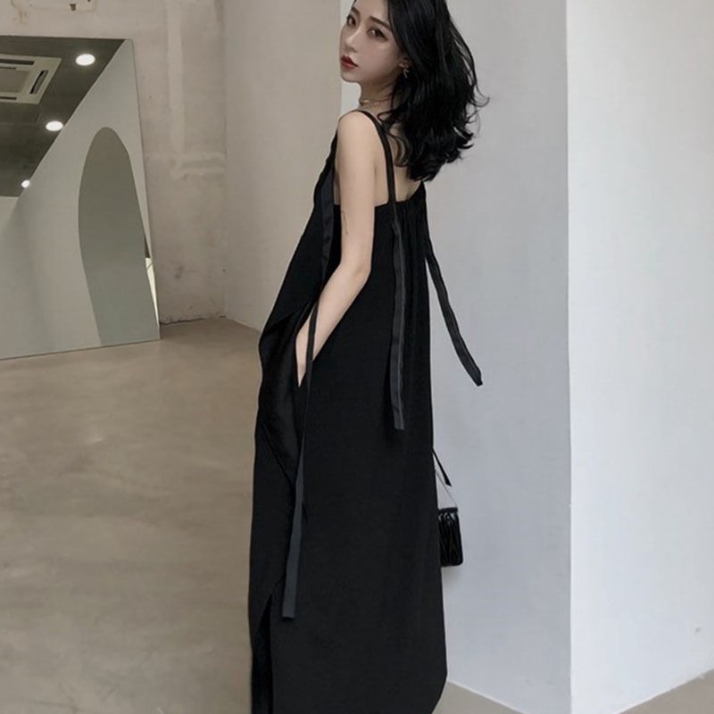 Đầm đen hai dây phong cách Hong Kong ngọt ngào thời trang