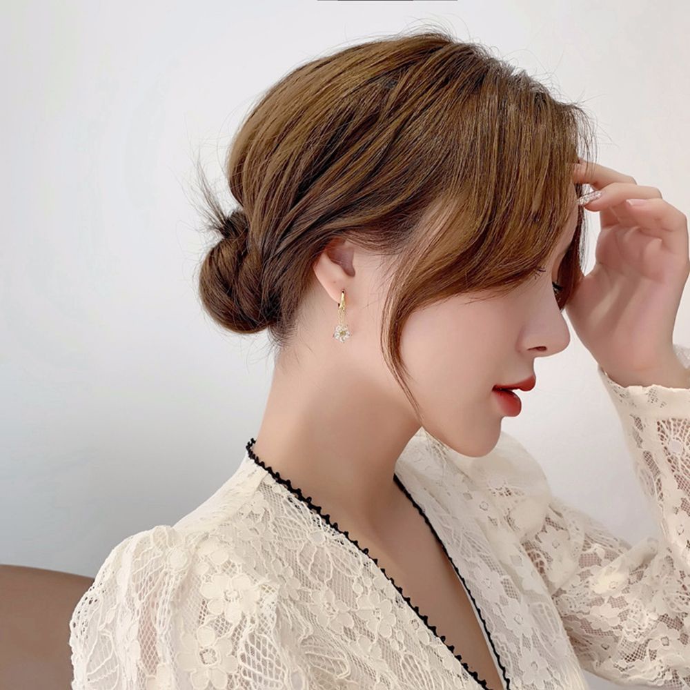 Bông Tai Hình Hoa Bằng Hợp Kim Phong Cách Hàn Quốc Thanh Lịch Dành Cho Nữ