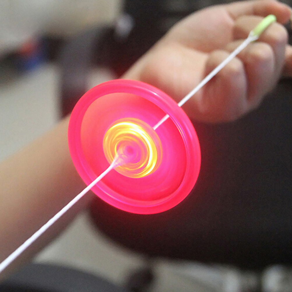 Đĩa bay nhựa xoay có đèn LED nhiều màu nổi bật dành cho trẻ em