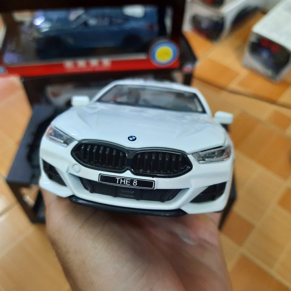 Xe mô hình ô tô BMW M8 tỉ lệ 1:24 đồ chơi trẻ em xe mô hình cỡ lớn bằng kim loại có âm thanh và đèn