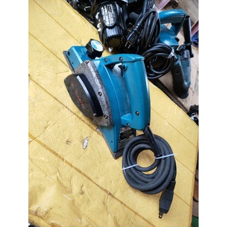 Máy bào makita 1900b
