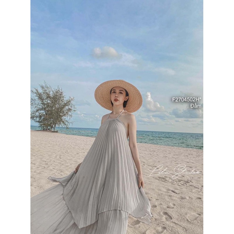 Đầm maxi tầng dập ly cổ yếm hở lưng | BigBuy360 - bigbuy360.vn