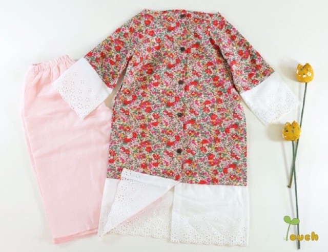 SALE- Áo dài hoa nhí kèm quần dài trắng