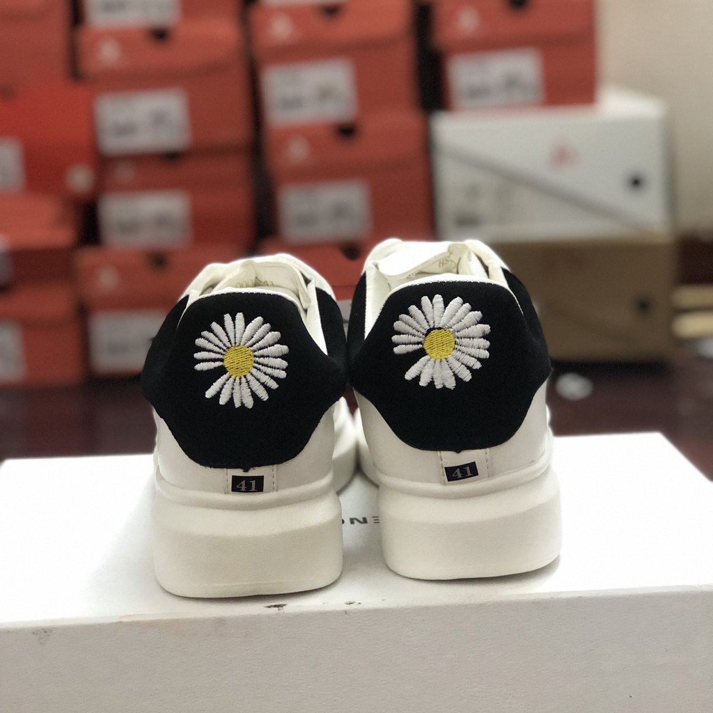 [KÈM QUÀ TẶNG] Giày Sneaker Mc Trắng Hoa Cúc Tăng Chiều Cao 5 cm Đủ Size Nam Nữ  | BigBuy360 - bigbuy360.vn