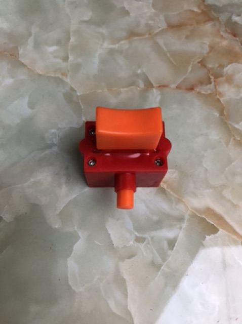 Công tắc máy cắt sắt Kim Khí Dung Anh