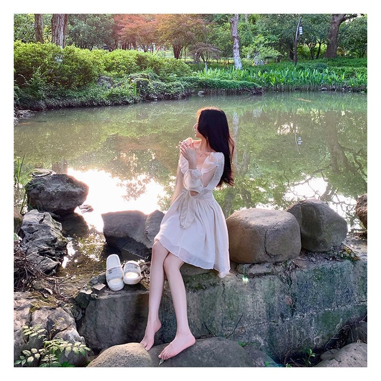 Bubble sleeve white chiffon French dress summer 2022 new temperament high-quality waist fairy gentle dress