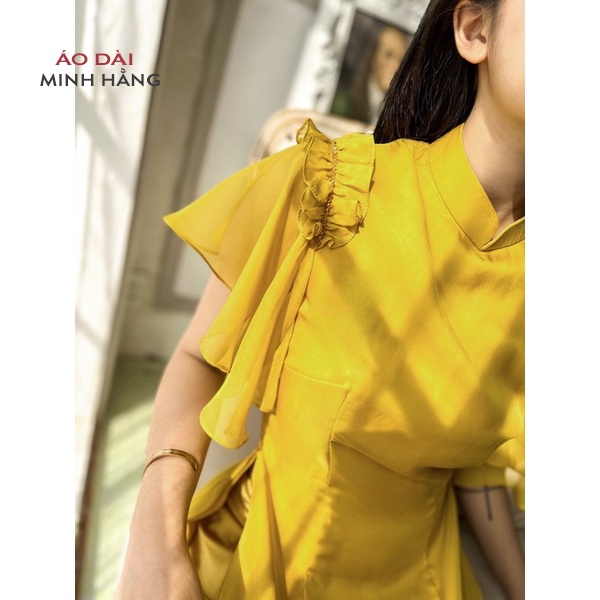 Áo Dài Cách Tân Nữ Thiết Kế Cổ Vuông Tay Xòe Cánh Tiên May Sẵn Lụa Tơ Óng Vàng 4 Tà Bigsize Dự Tiệc Lễ Tết- MH002