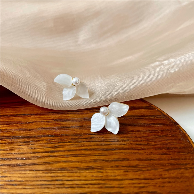 Khuyên tai kẹp không bấm lỗ chốt cố định K188 bằng hợp kim mạ vàng hình bông hoa đính hạt trai dáng ngắn Leous