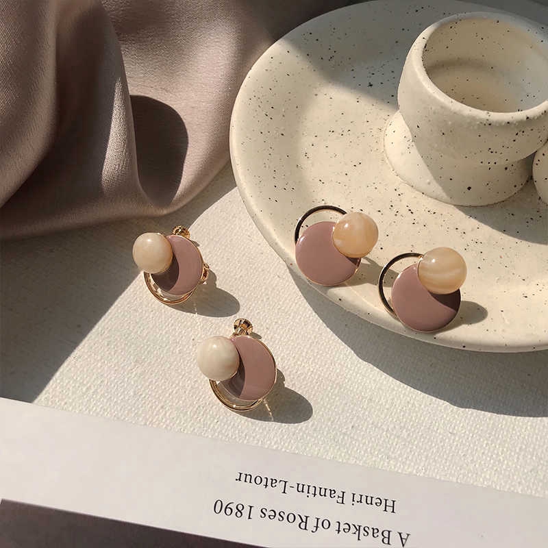 Khuyên tai kiểu dáng hợp thời trang dành cho nữ | BigBuy360 - bigbuy360.vn