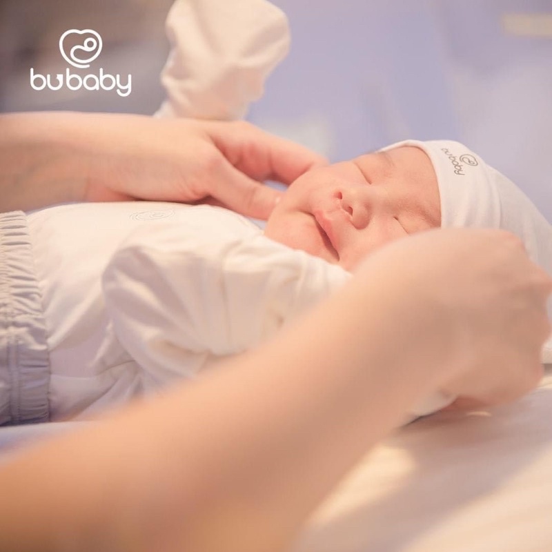 Nón / bao tay chân màu trắng Bubaby vải sợi tre