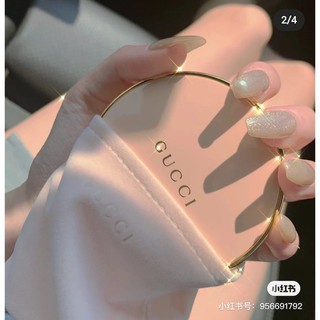 Phấn Gucci siêu đẹp luôn.