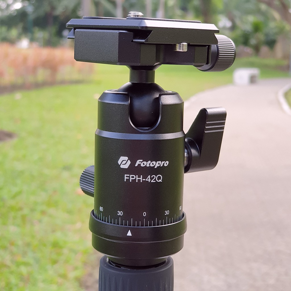Chân máy ảnh chuyên nghiệp Fotopro X-GO FPH-42Q làm từ sợ Carbon có thể tải 8kg cao 1m44 (phiên bản đặc biệt)
