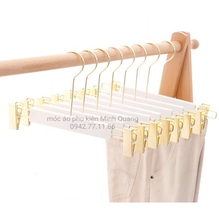 kẹp quần bằng gỗ, móc kẹp quần,kẹp chân váy bằng gỗ màu trắng đầu kẹp mạ vàng cựa sang