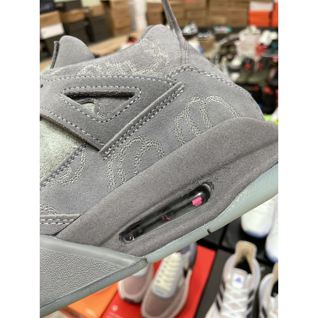 Giày Air Jordan 4 Kaws - Phiên bản cao cấp