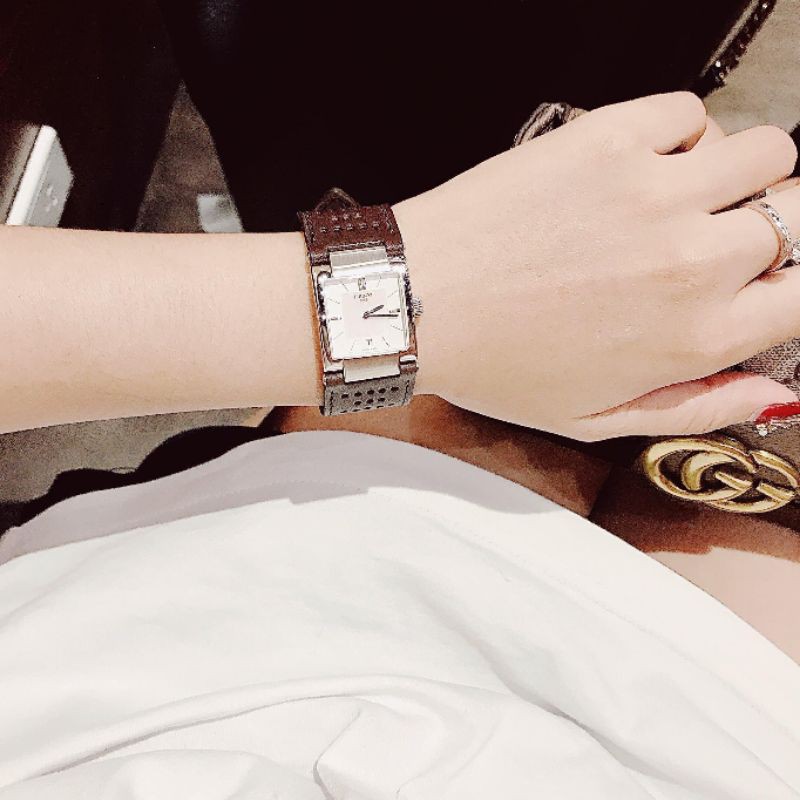 Đồng hồ thời trang nữ Tissot T090.310.16.111.00 mẩu thiết kế dành riêng cho chị em có cá tính mạnh mẽ