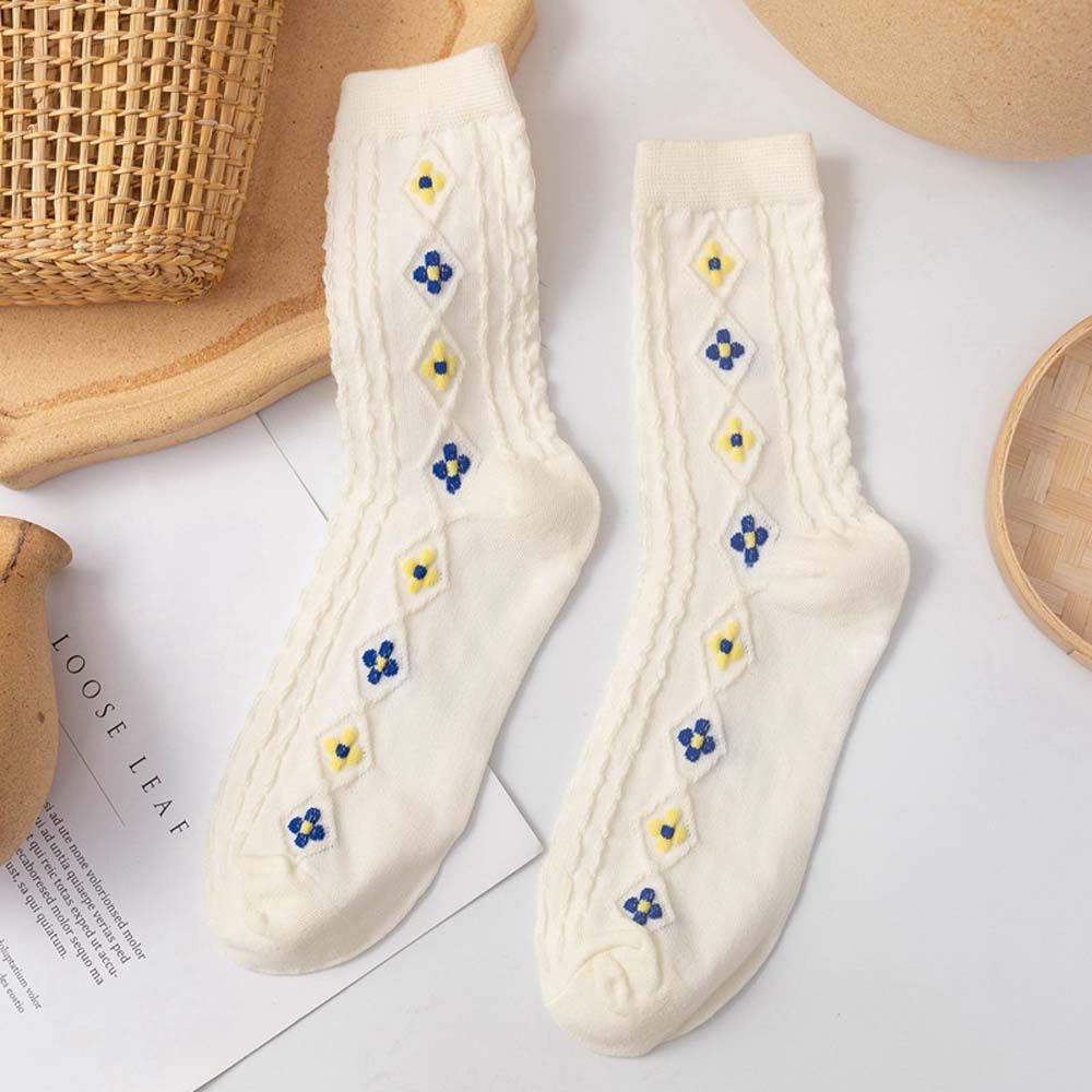 Đôi Vớ Cotton Màu Trắng In Họa Tiết Hoa / Hình Thoi Dễ Thương Dành Cho Nữ