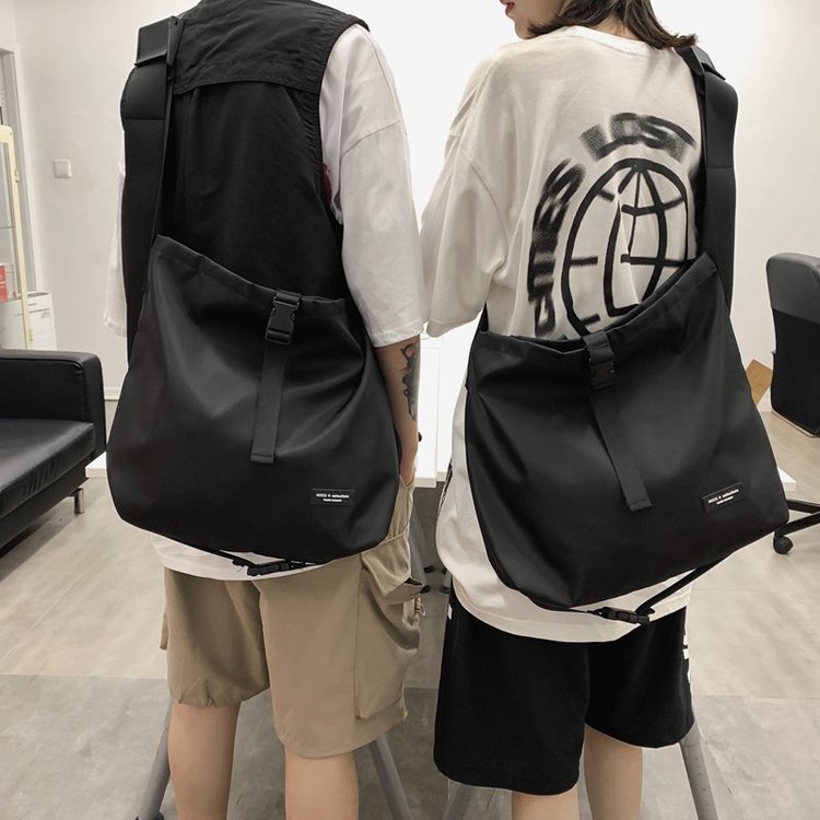 Túi đeo vai sức chứa lớn chống thấm nước thời trang thể thao cho nam | BigBuy360 - bigbuy360.vn