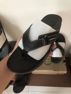 Dép kẹp dr.martens shaw 2018