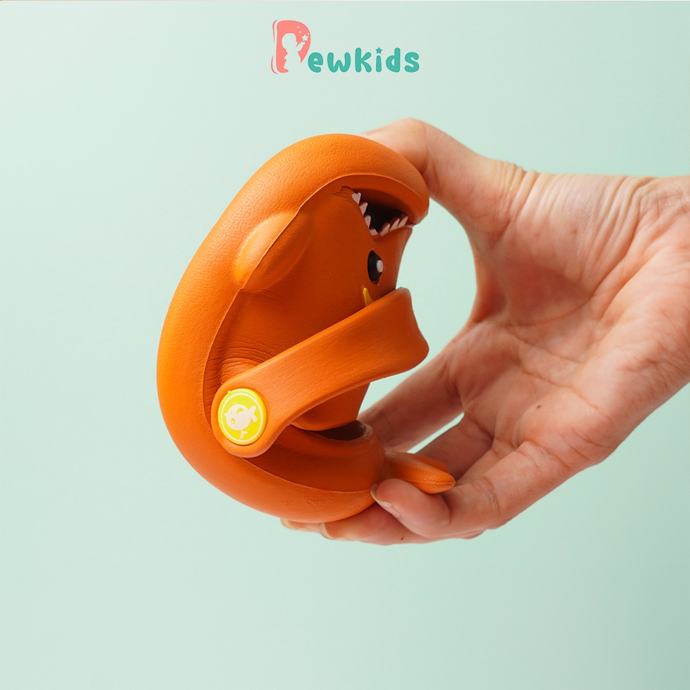 Dép sục cho bé Dewkids hở ngón hình cá mập nhiều màu sắc dễ thương - TD006