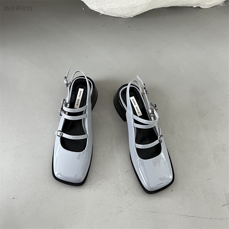 Giày cao gót Mary Jane da bóng đầu vuông phong cách ngọt ngào cổ tích với thiết kế dây đeo